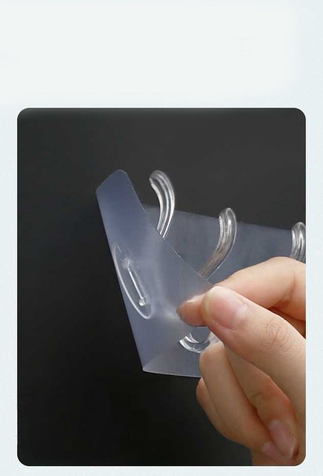 شماعة اللاصقة الشفافة